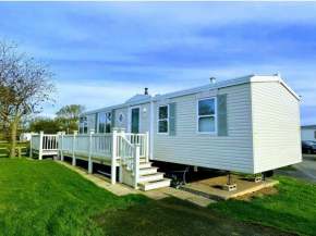 A beautiful Holiday Home On Haven Golden Sands